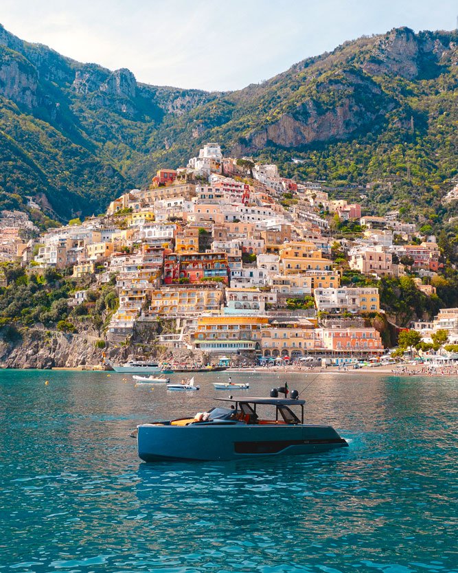 Vista dal mare di Positano